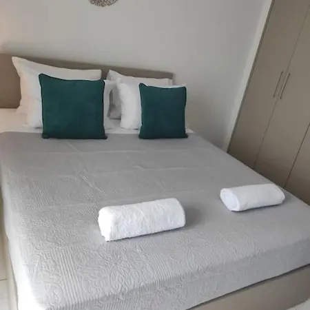 New Studio In The Heart Of Hersonisos Appartement Chersonissos